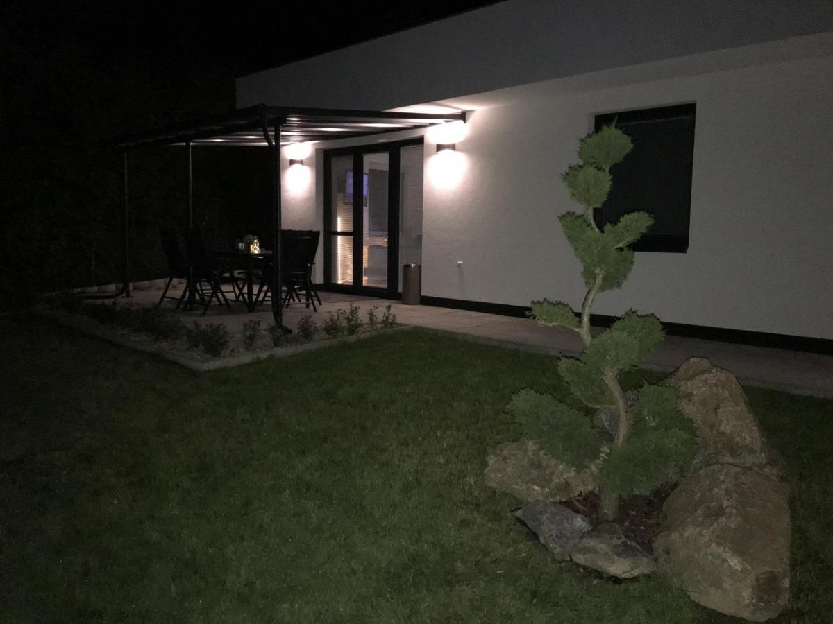 Hauslipno Bungalov Na Lipne ลิปโนนัดเวิลตาวู ภายนอก รูปภาพ